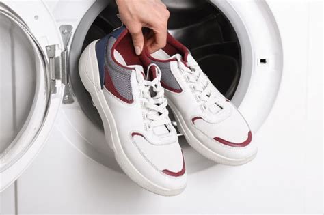 Schoenen in de wasmachine: wat kan er wel en wat 